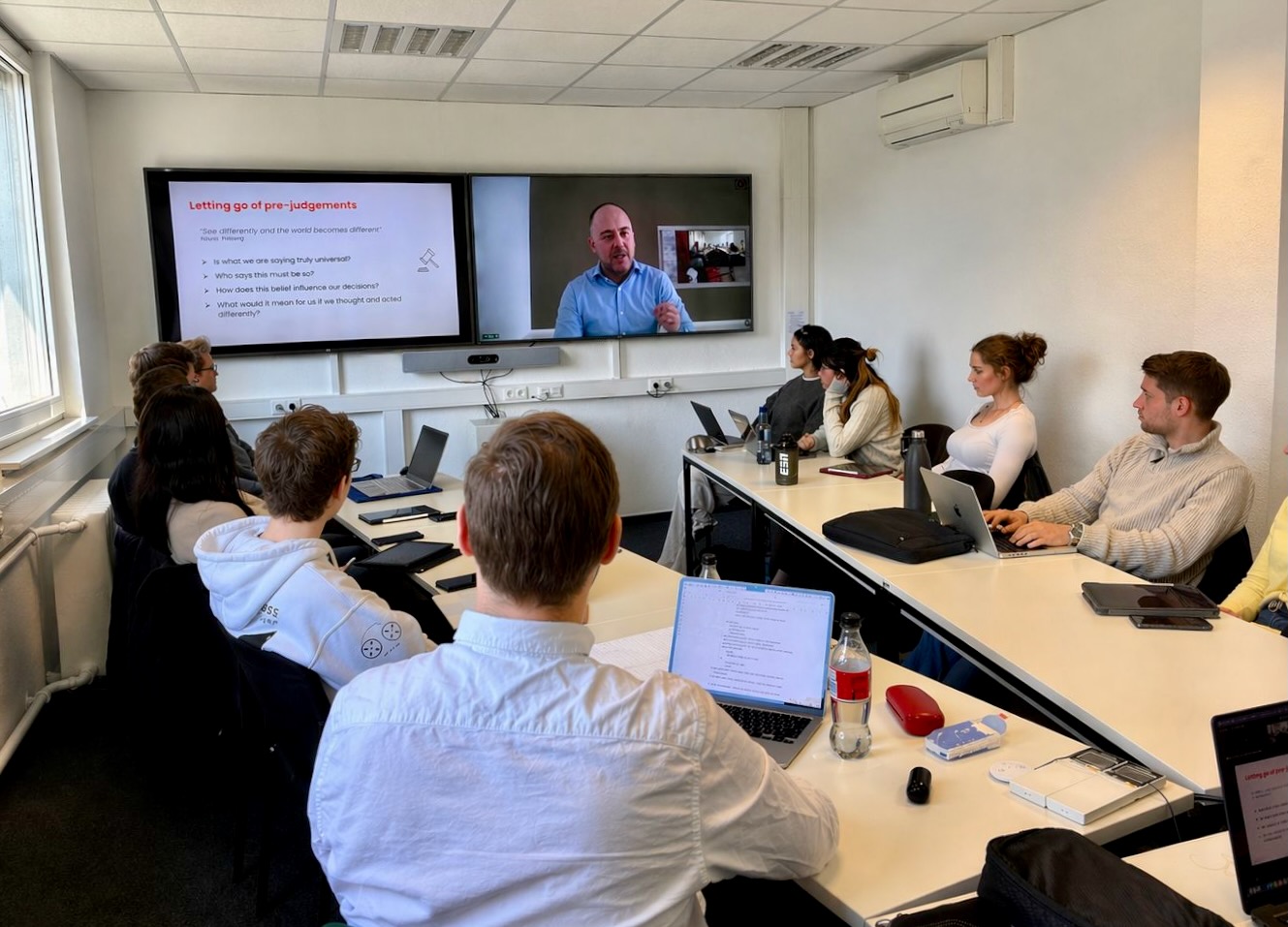 Dr Christof Rissbacher giving a SPAR guest lecture at FBEO